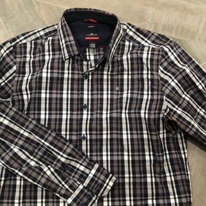 Men’s button down victorinox shirt